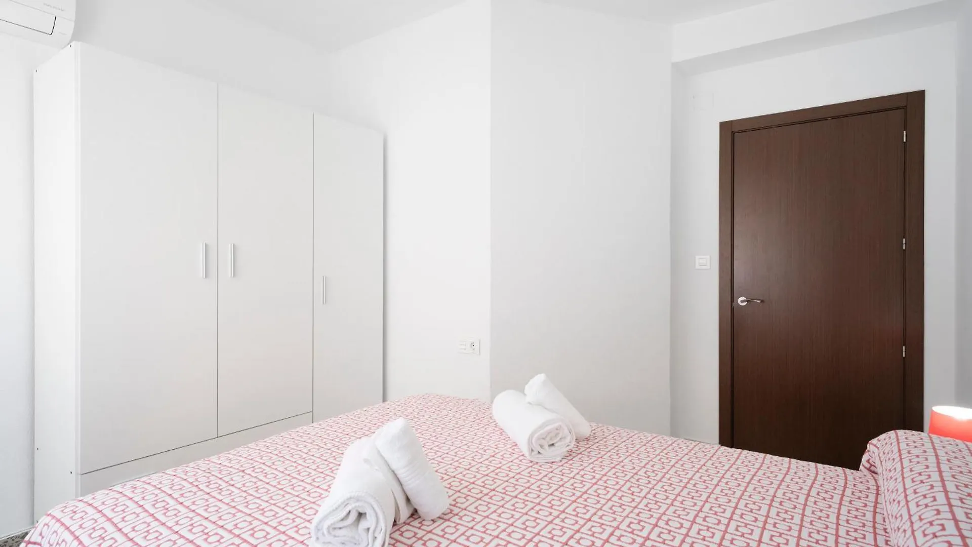 Atico Einstein Suites En Pleno Centro De Granada