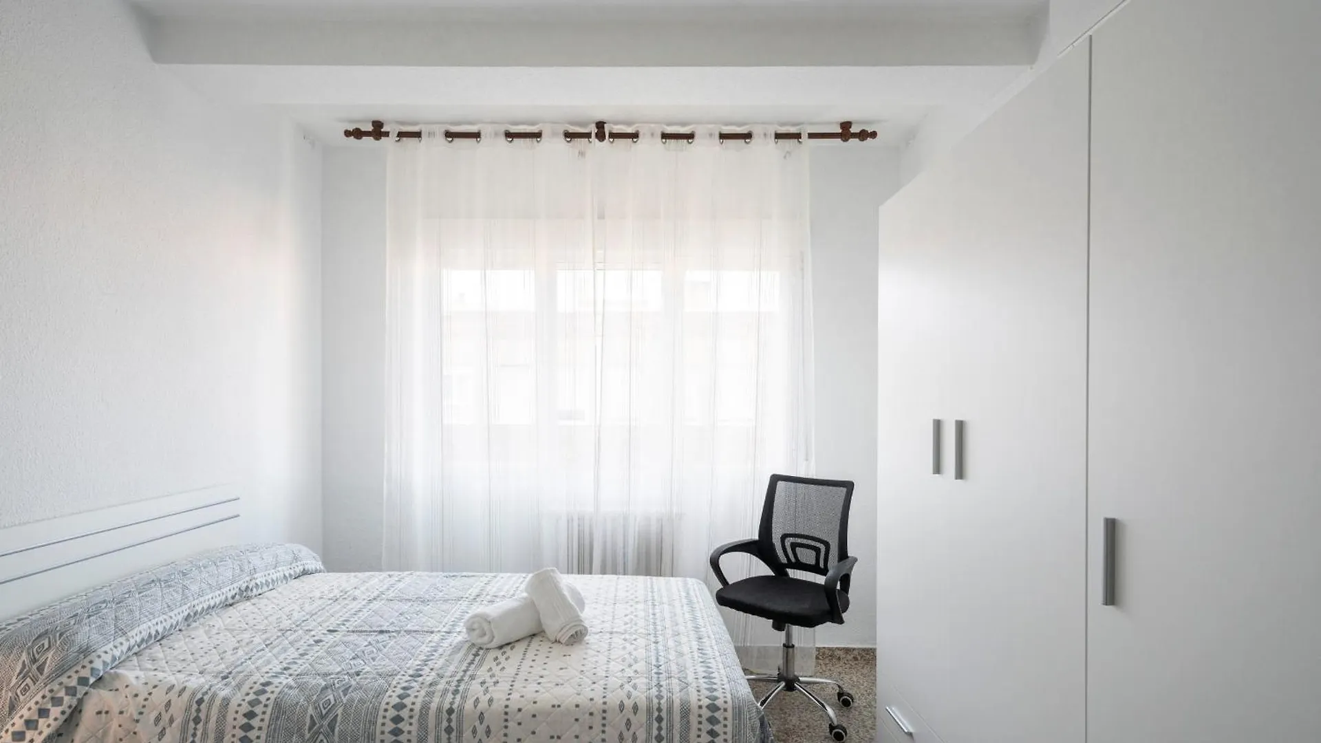 Apartment Atico Einstein Suites En Pleno Centro De Granada
