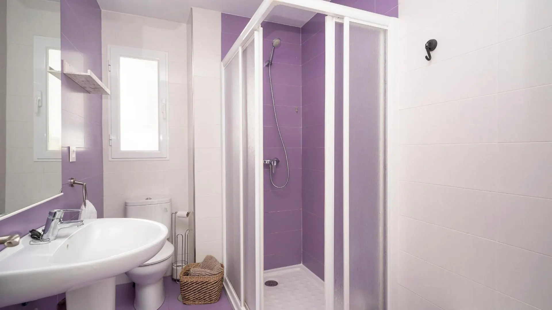 Atico Einstein Suites En Pleno Centro De Granada 0*,  Spain