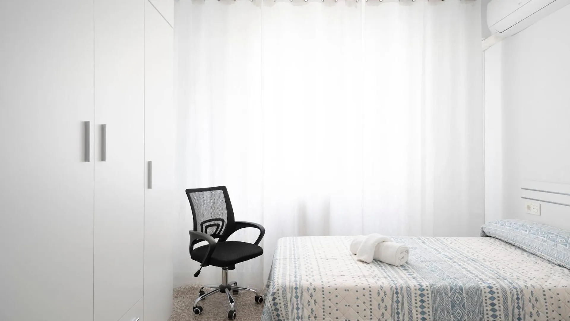 Atico Einstein Suites En Pleno Centro De Granada Apartment